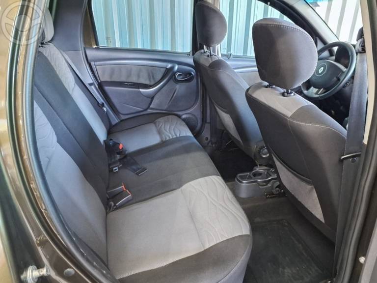 RENAULT - DUSTER 1.6 DYNAMIQUE 4X2 16V FLEX 4P MANUAL - 2013/2014 - VERDE - R$ 53.900,00