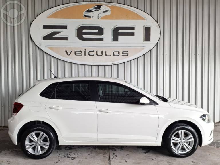 VOLKSWAGEN - POLO 1.0MPI TOTAL FLEX MANUAL - 2020/2021 - BRANCA - R$ 69.900,00