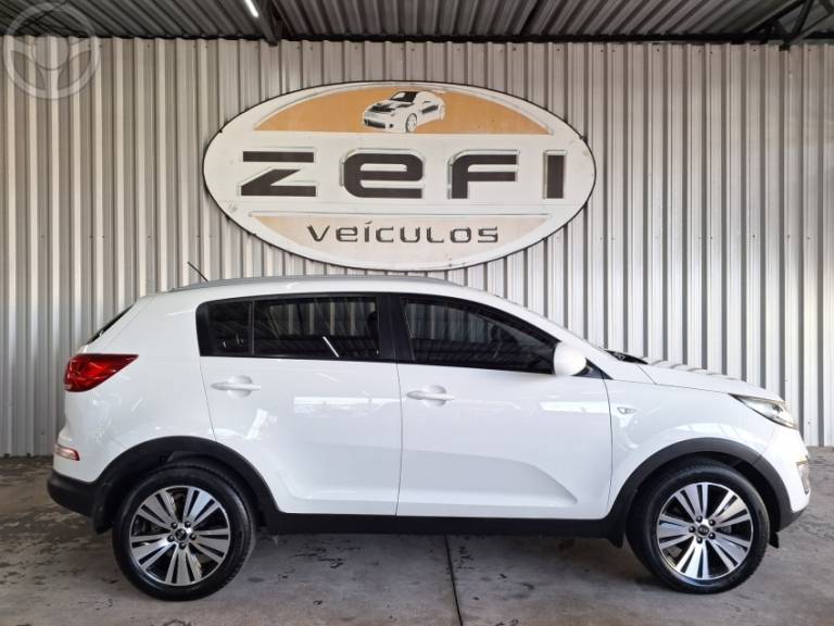 KIA MOTORS - SPORTAGE 2.0 LX 4X2 16V FLEX 4P AUTOMÁTICO - 2015/2015 - BRANCA - R$ 78.900,00
