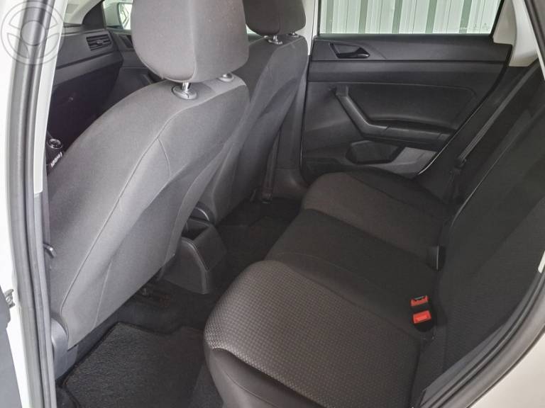 VOLKSWAGEN - POLO 1.0MPI TOTAL FLEX MANUAL - 2020/2021 - BRANCA - R$ 69.900,00