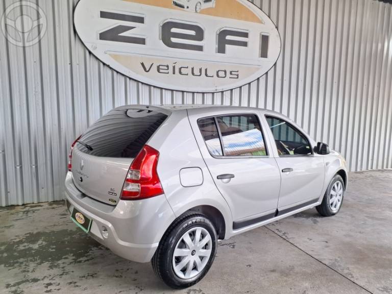 RENAULT - SANDERO 1.6 EXPRESSION 8V FLEX 4P MANUAL - 2012/2013 - PRATA - R$ 34.900,00