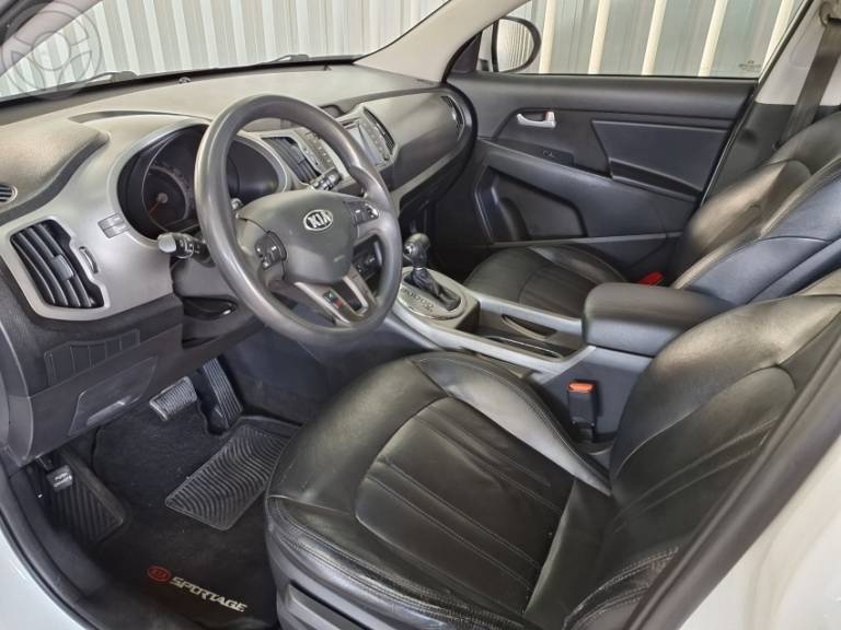 KIA MOTORS - SPORTAGE 2.0 LX 4X2 16V FLEX 4P AUTOMÁTICO - 2015/2015 - BRANCA - R$ 78.900,00