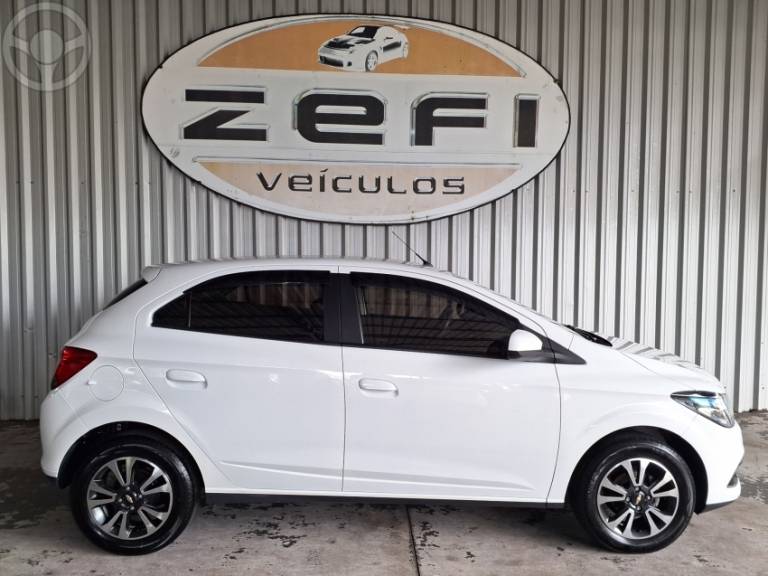 CHEVROLET - ONIX 1.4 MPFI LTZ 8V FLEX 4P MANUAL - 2016/2016 - BRANCA - R$ 55.900,00