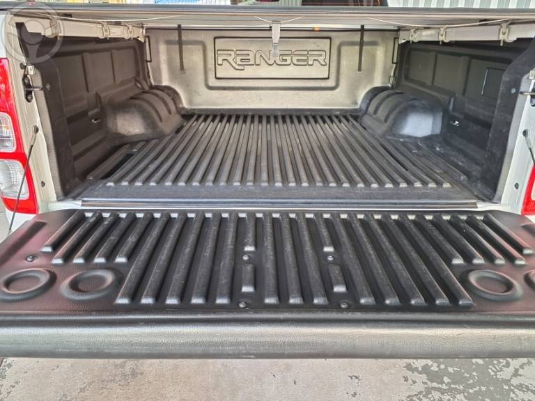 FORD - RANGER 3.2 XLS 4X4 CD 20V DIESEL 4P AUTOMÁTICO - 2015/2015 - BRANCA - R$ 109.900,00
