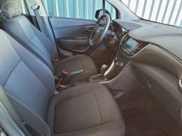 CHEVROLET - TRACKER 1.4 16V TURBO FLEX LT AUTOMÁTICO - 2018/2018 - PRETA - R$ 81.900,00