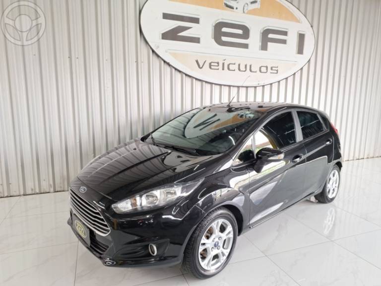 FORD - FIESTA 1.6 SE HATCH 16V FLEX 4P MANUAL - 2015/2016 - PRETA - R$ 49.900,00