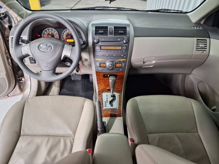 TOYOTA - COROLLA 1.8 SE-G 16V FLEX 4P AUTOMÁTICO - 2008/2009 - BEGE - R$ 58.900,00