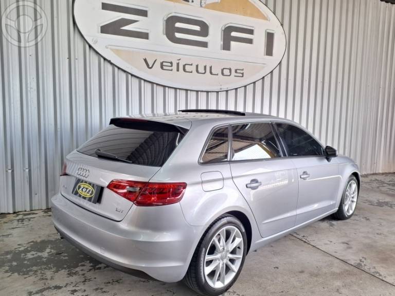 AUDI - A3 1.8 TFSI SPORTBACK 16V 4P AUTOMÁTICO - 2014/2015 - PRATA - R$ 89.900,00