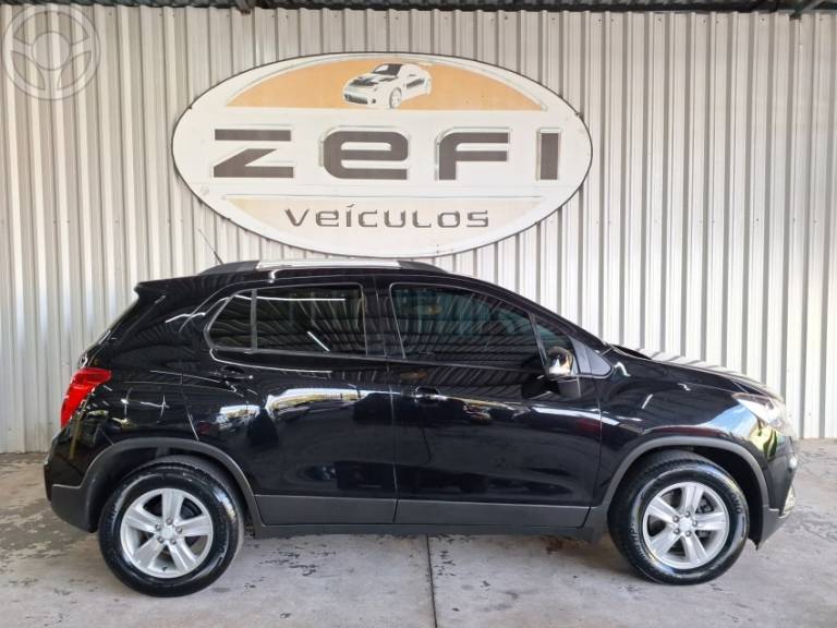 CHEVROLET - TRACKER 1.4 16V TURBO FLEX LT AUTOMÁTICO - 2018/2018 - PRETA - R$ 81.900,00