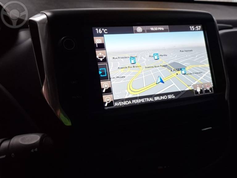 PEUGEOT - 2008 1.6 16V FLEX GRIFFE 4P AUTOMÁTICO - 2016/2017 - VERMELHA - R$ 59.500,00