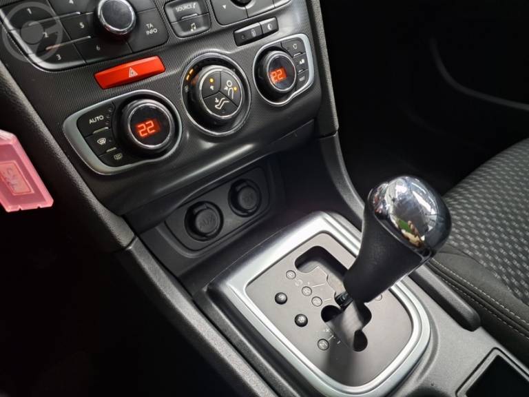 CITROËN - C4 LOUNGE 2.0 MPFI TENDANCE 16V FLEX 4P AUTOMÁTICO - 2013/2014 - AZUL - R$ 45.900,00