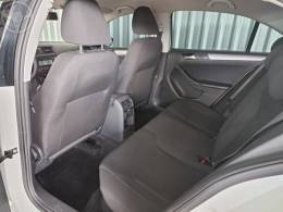 VOLKSWAGEN - JETTA 2.0 TRENDLINE FLEX 4P TIPTRONIC - 2014/2015 - BRANCA - R$ 64.900,00