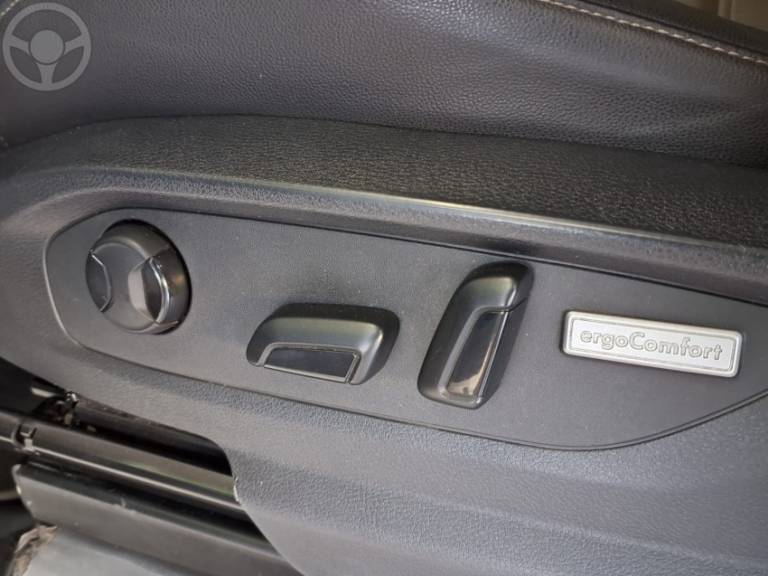 VOLKSWAGEN - AMAROK 2.0 HIGHLINE 4X4 CD 16V TURBO INTERCOOLER DIESEL 4P AUTOMÁTICO - 2018/2018 - PRATA - R$ 138.900,00