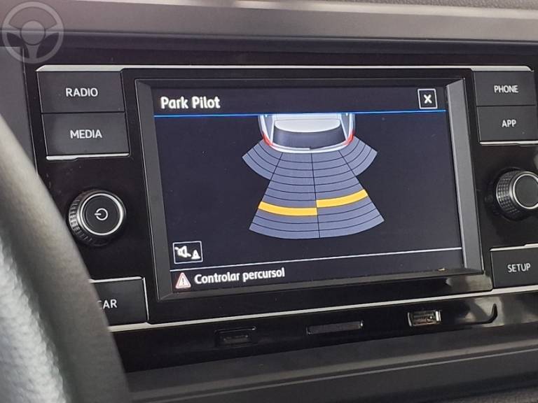 VOLKSWAGEN - POLO 1.0MPI TOTAL FLEX MANUAL - 2020/2021 - BRANCA - R$ 69.900,00