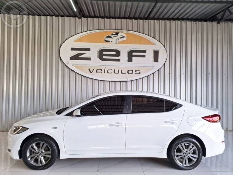 HYUNDAI - ELANTRA 2.0 16V FLEX 4P AUTOMÁTICO - 2016/2017 - BRANCA - R$ 79.900,00