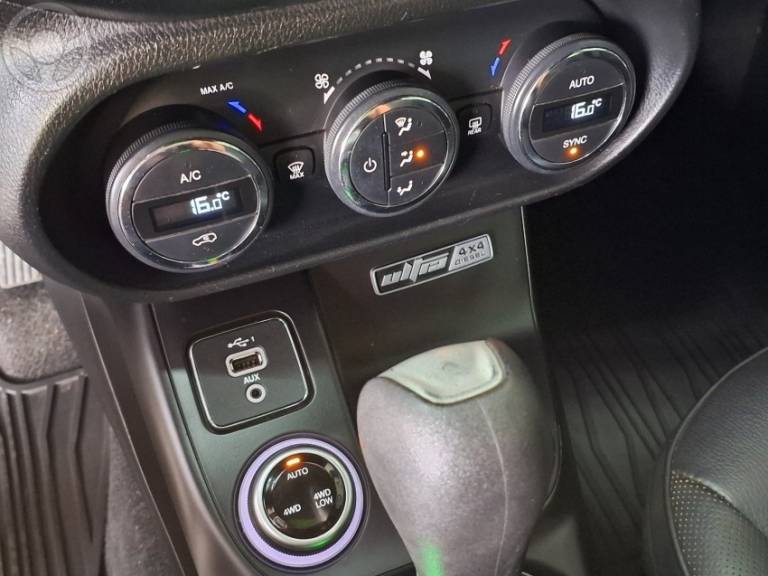 FIAT - TORO 2.0 16V ULTRA 4X4 AT9 DIESEL 4P AUTOMÁTICO - 2019/2020 - BRANCA - R$ 124.900,00