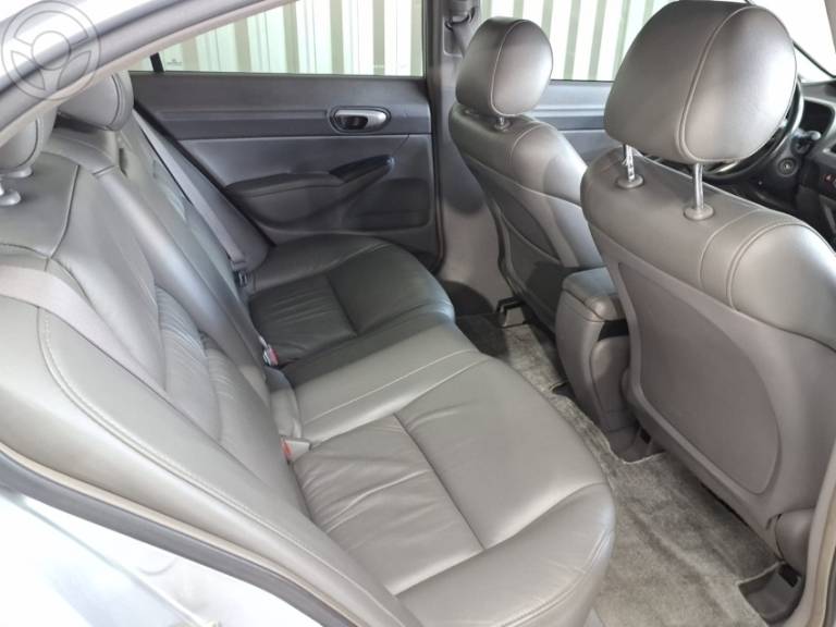 HONDA - CIVIC 1.8 LXL 16V FLEX 4P AUTOMÁTICO - 2011/2011 - PRATA - R$ 56.900,00