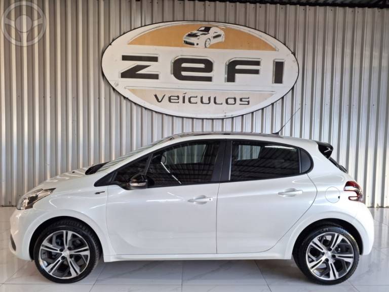PEUGEOT - 208 1.6 THP GT 16V FLEX 4P MANUAL - 2016/2017 - BRANCA - R$ 69.900,00