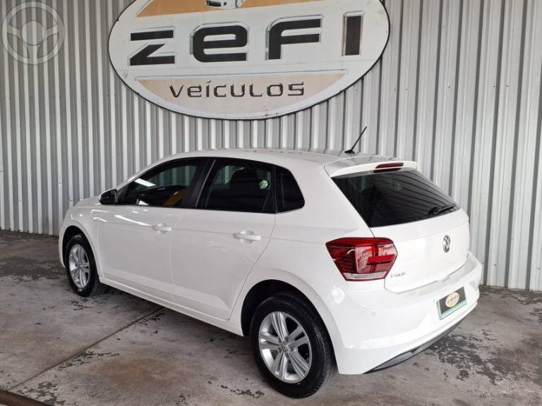 VOLKSWAGEN - POLO 1.0MPI TOTAL FLEX MANUAL - 2020/2021 - BRANCA - R$ 69.900,00