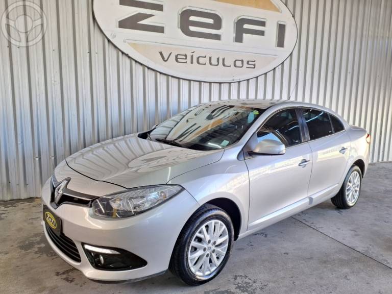 RENAULT - FLUENCE 2.0 DYNAMIQUE PLUS 16V FLEX 4P AUTOMÁTICO - 2015/2016 - PRATA - R$ 58.900,00