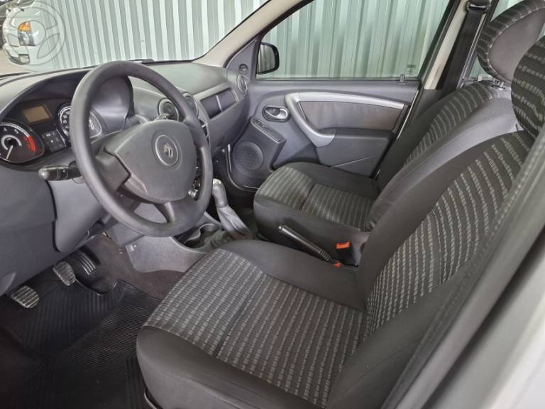 RENAULT - SANDERO 1.6 EXPRESSION 8V FLEX 4P MANUAL - 2012/2013 - PRATA - R$ 34.900,00