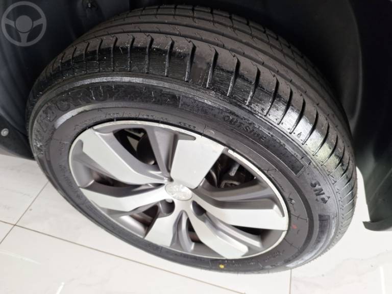 PEUGEOT - 2008 1.6 16V ALLURE PACK FLEX 4P AUTOMÁTICO - 2020/2021 - CINZA - R$ 66.900,00