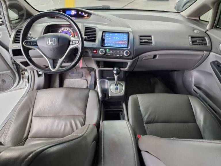 HONDA - CIVIC 1.8 LXL 16V FLEX 4P AUTOMÁTICO - 2011/2011 - PRATA - R$ 56.900,00