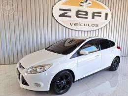 FORD - FOCUS 1.6 SE 16V FLEX 4P AUTOMÁTICO - 2014/2015 - BRANCA - R$ 52.900,00