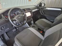 VOLKSWAGEN - TIGUAN 1.4 ALLSPACE 250 TSI FLEX 4P - 2018/2018 - BRANCA - R$ 111.900,00