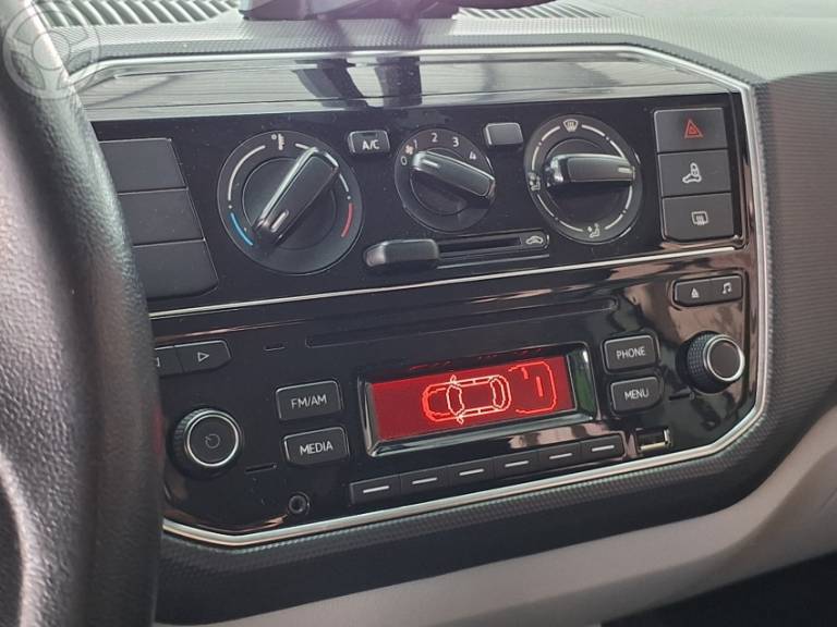 VOLKSWAGEN - UP 1.0 MPI MOVE UP 12V FLEX 4P MANUAL - 2019/2019 - BRANCA - R$ 58.900,00