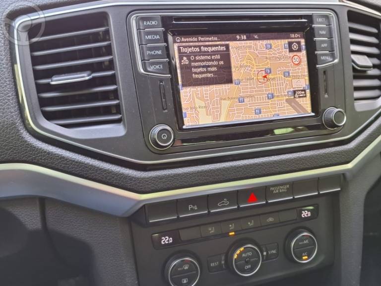 VOLKSWAGEN - AMAROK 2.0 HIGHLINE 4X4 CD 16V TURBO INTERCOOLER DIESEL 4P AUTOMÁTICO - 2018/2018 - PRATA - R$ 138.900,00