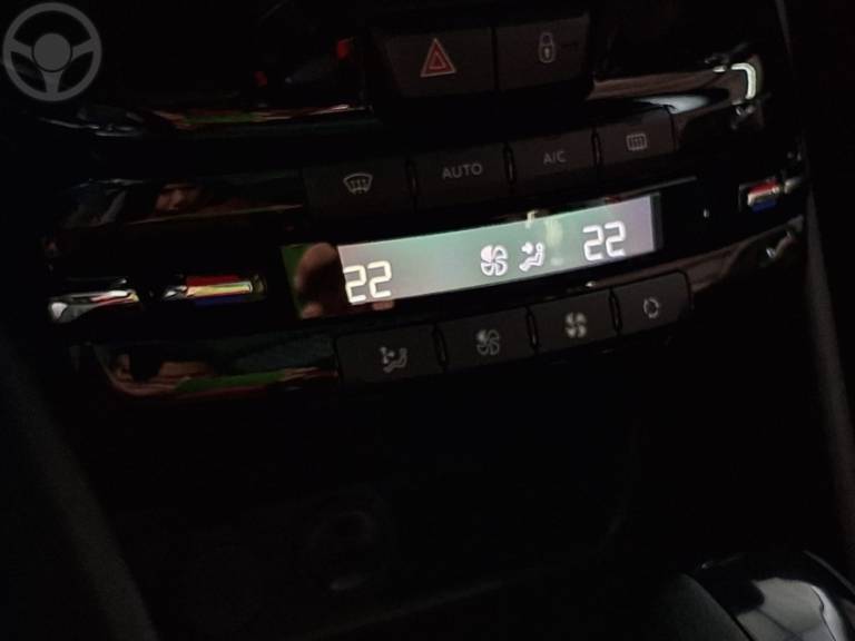 PEUGEOT - 2008 1.6 16V FLEX GRIFFE 4P AUTOMÁTICO - 2016/2017 - VERMELHA - R$ 59.500,00