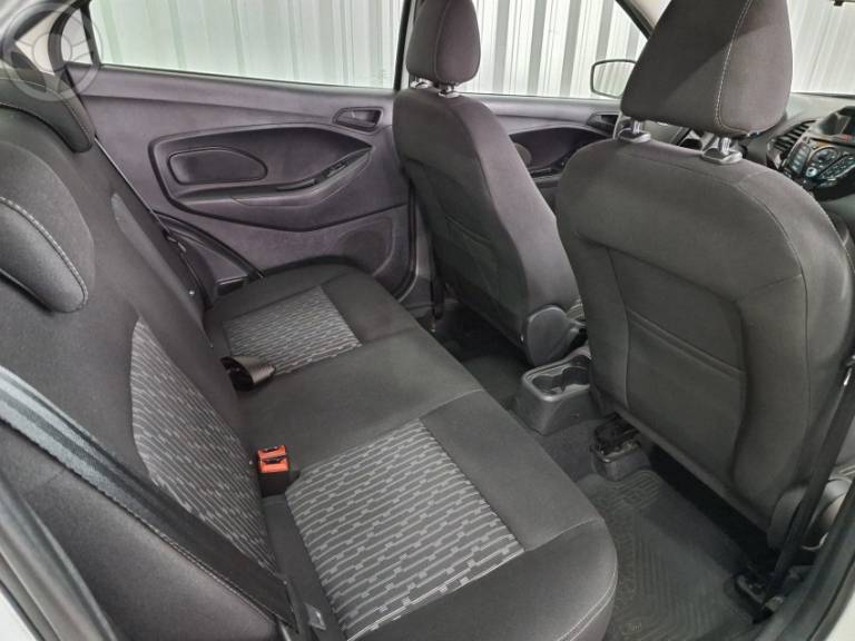 FORD - KA 1.5 SE SEDAN 16V FLEX 4P MANUAL - 2016/2016 - BRANCA - R$ 44.900,00
