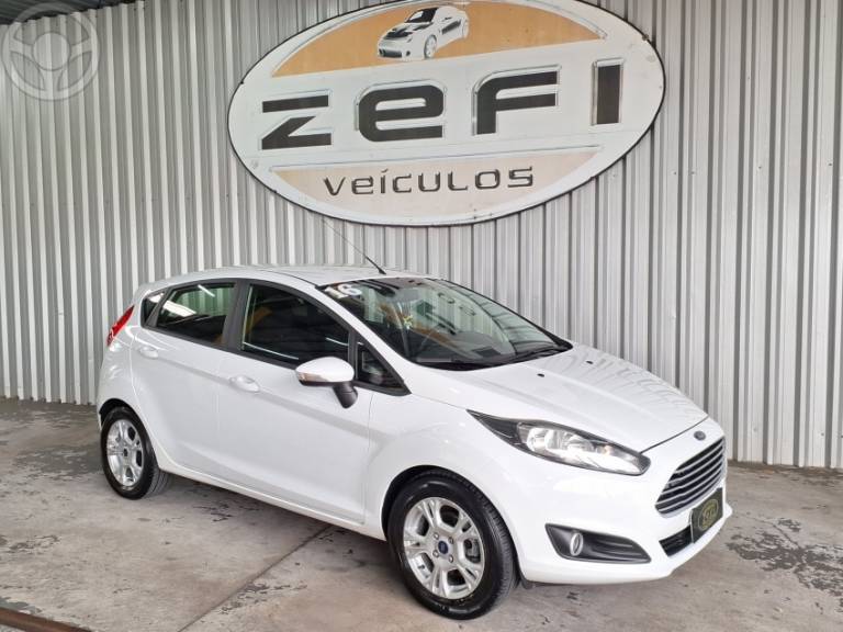 FORD - FIESTA 1.6 SE HATCH 16V FLEX 4P AUTOMÁTICO - 2015/2016 - BRANCA - R$ 51.900,00