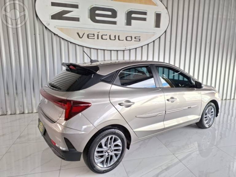 HYUNDAI - HB20 1.0 COMFORT PLUS 12V FLEX 4P MANUAL - 2023/2024 - DOURADA - R$ 71.500,00