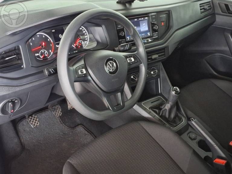 VOLKSWAGEN - POLO 1.0MPI TOTAL FLEX MANUAL - 2020/2021 - BRANCA - R$ 69.900,00