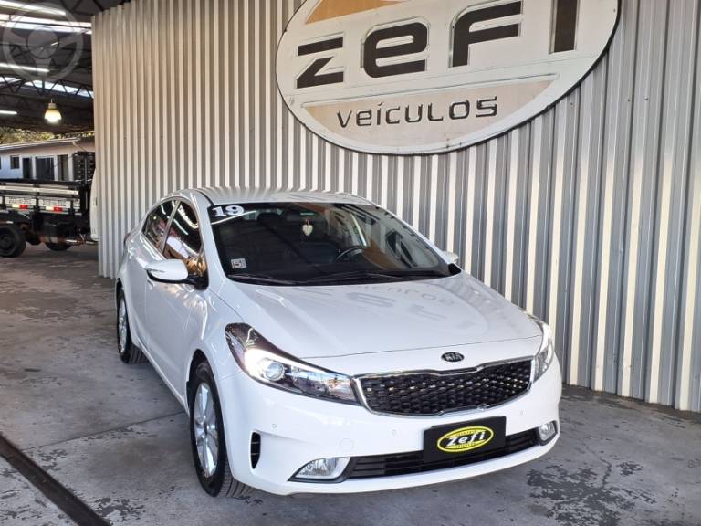 KIA MOTORS - CERATO 1.6 SX 16V FLEX 4P AUTOMÁTICO - 2018/2019 - BRANCA - R$ 85.900,00