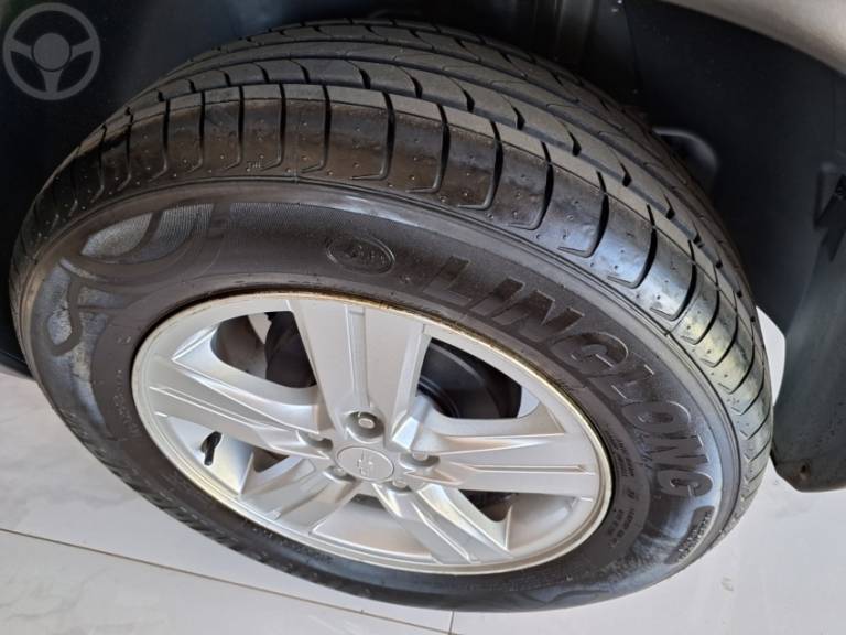 CHEVROLET - TRACKER 1.4 16V TURBO FLEX LT AUTOMÁTICO - 2018/2018 - PRETA - R$ 81.900,00