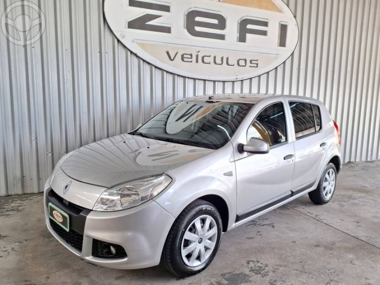 RENAULT - SANDERO 1.6 EXPRESSION 8V FLEX 4P MANUAL - 2012/2013 - PRATA - R$ 34.900,00