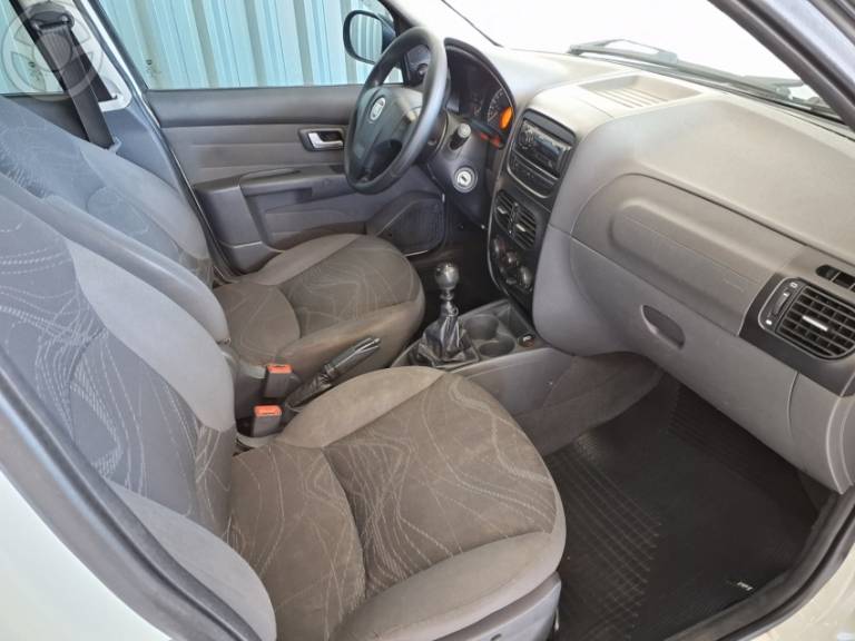 FIAT - SIENA 1.0 MPI EL 8V FLEX 4P MANUAL - 2014/2015 - BRANCA - R$ 31.500,00