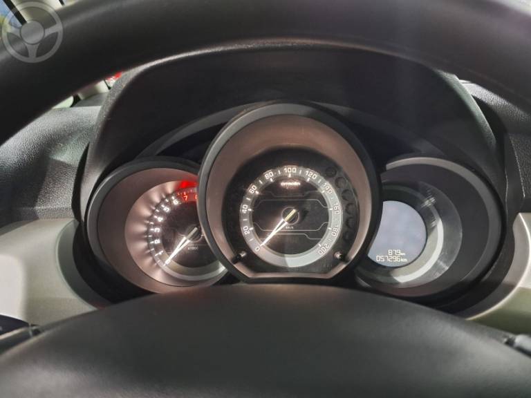 CITROËN - AIRCROSS 1.6 LIVE 16V FLEX 4P MANUAL - 2017/2018 - BRANCA - R$ 55.900,00