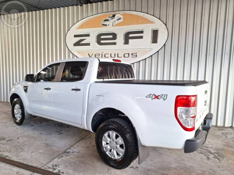 FORD - RANGER 3.2 XLS 4X4 CD 20V DIESEL 4P AUTOMÁTICO - 2015/2015 - BRANCA - R$ 109.900,00