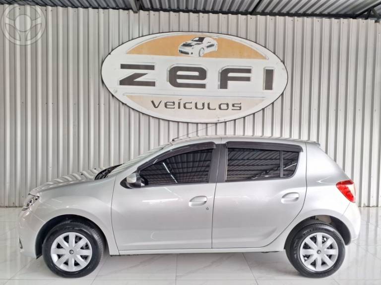 RENAULT - SANDERO 1.6 EXPRESSION 8V FLEX 4P MANUAL - 2015/2015 - PRATA - R$ 38.900,00