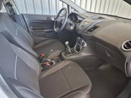 FORD - FIESTA 1.6 SE HATCH 16V FLEX 4P MANUAL - 2017/2017 - BRANCA - R$ 52.900,00
