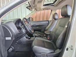 MITSUBISHI - OUTLANDER 2.0 16V 4P AUTOMÁTICO - 2015/2016 - BRANCA - R$ 88.900,00