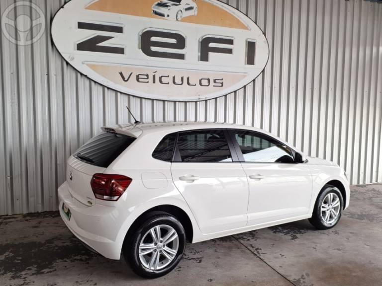 VOLKSWAGEN - POLO 1.0MPI TOTAL FLEX MANUAL - 2020/2021 - BRANCA - R$ 69.900,00