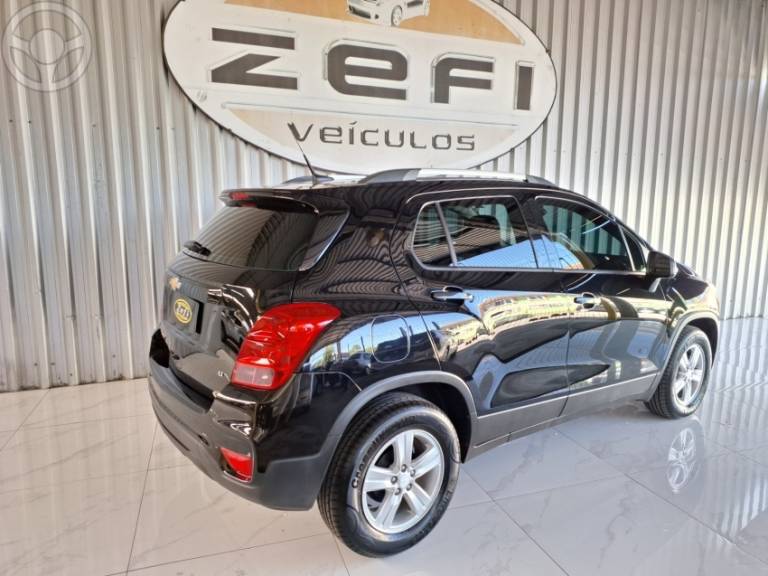 CHEVROLET - TRACKER 1.4 16V TURBO FLEX LT AUTOMÁTICO - 2018/2018 - PRETA - R$ 81.900,00