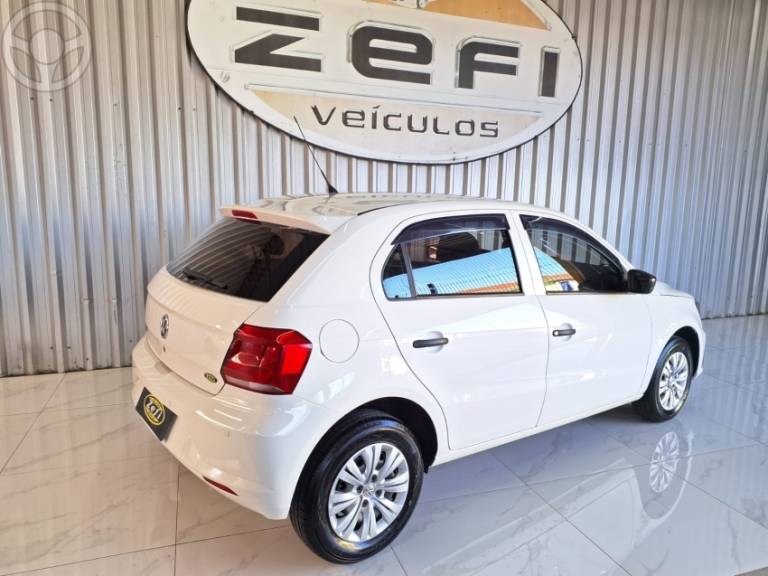 VOLKSWAGEN - GOL 1.0 12V MPI TOTALFLEX TRENDLINE 4P MANUAL - 2016/2017 - BRANCA - R$ 42.900,00