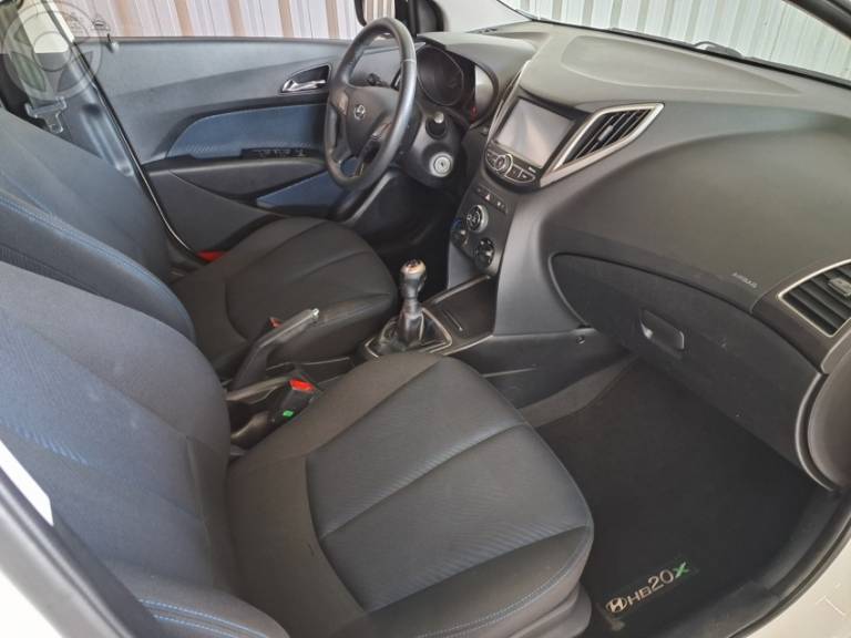 HYUNDAI - HB20X 1.6 16V STYLE FLEX 4P MANUAL - 2015/2015 - BRANCA - R$ 55.900,00