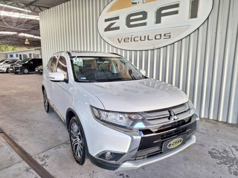 MITSUBISHI - OUTLANDER 2.0 16V 4P AUTOMÁTICO - 2015/2016 - BRANCA - R$ 88.900,00